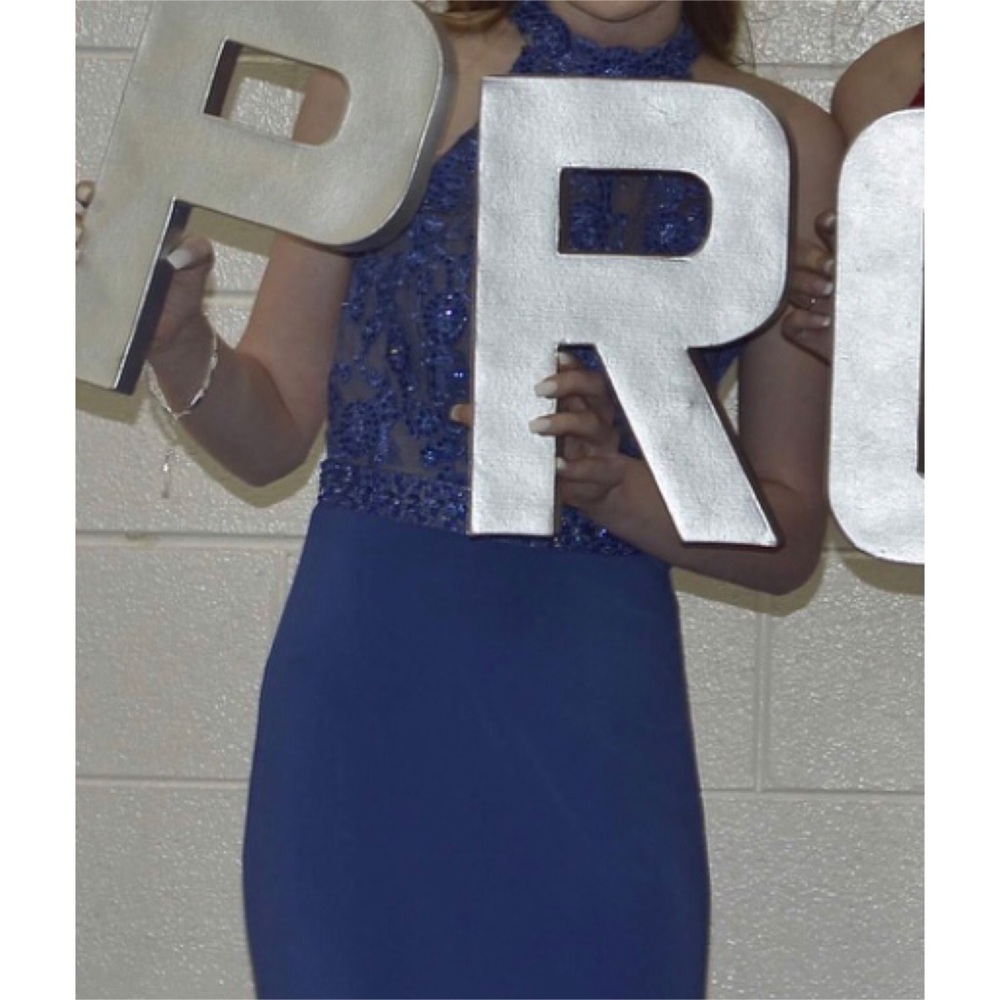 Prom dress - Picture 2 of 7